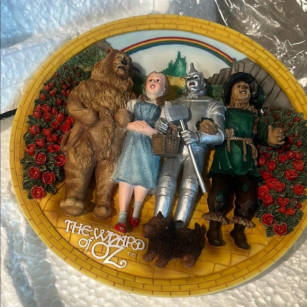 Enesco Green and Yellow Wizard of Oz Art Wall Decor